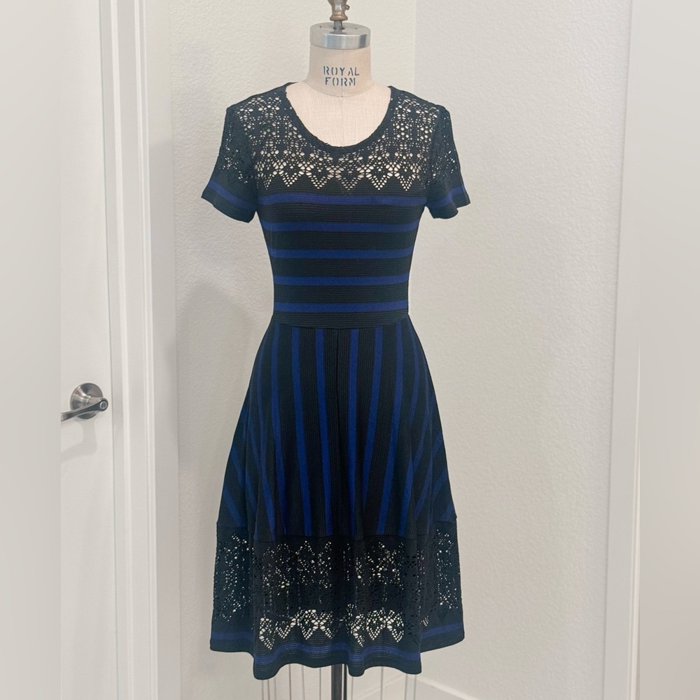BCBG MAX AZRIA cocktail blue black dress with lace XS NWT